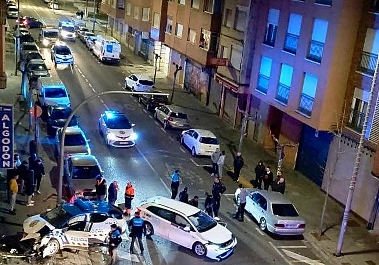 Dos policías locales y un taxista heridos en una fuerte colisión en Palencia